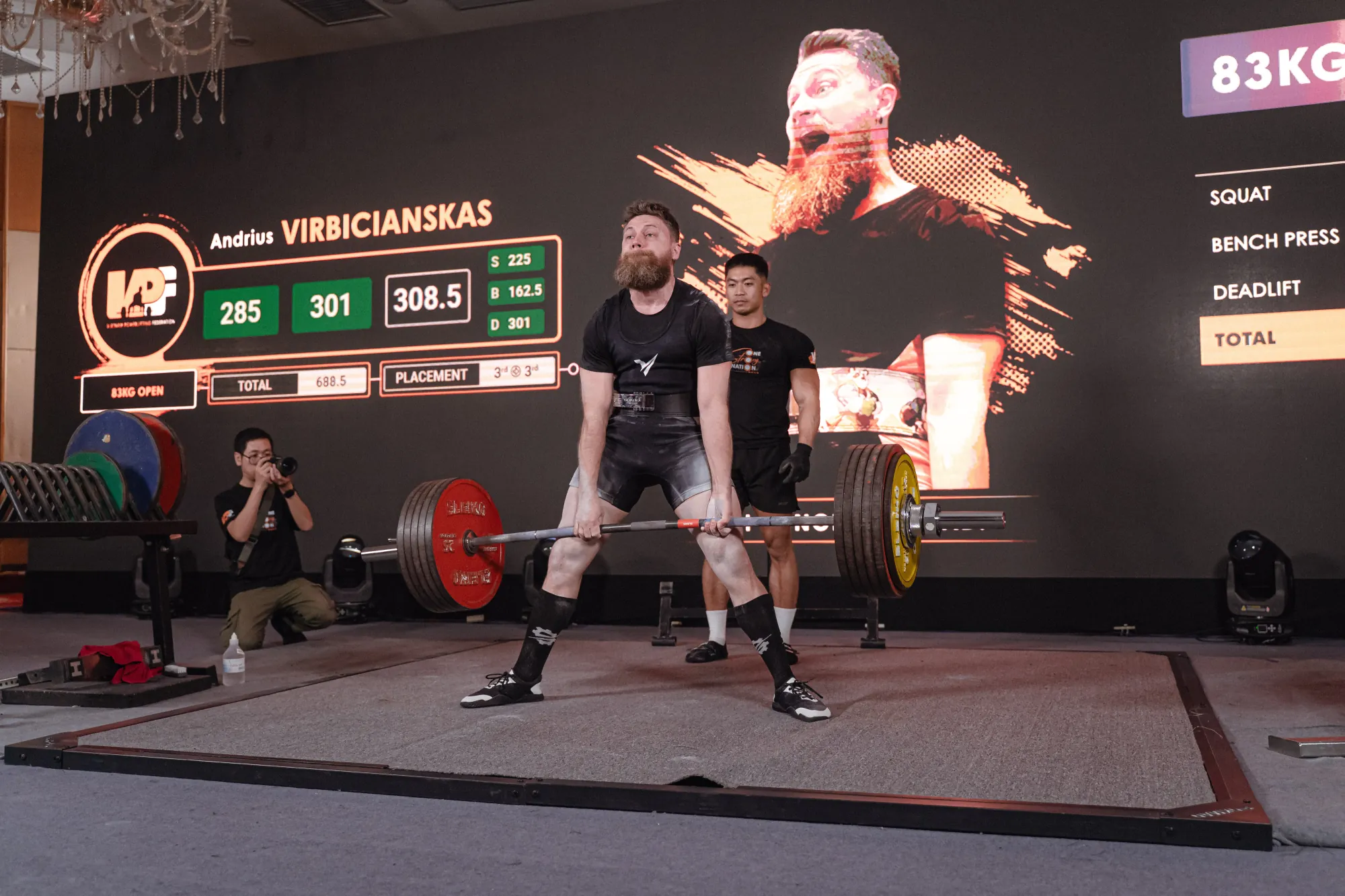 LEGION IX founder competing in the deadlift